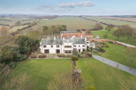 Highcliffe Manor Aerial-3.jpg