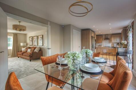 Dining/Breakfast Roo