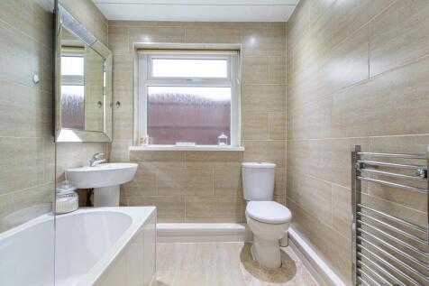 Green Lane - EweMove Pontefract - Bathroom 2