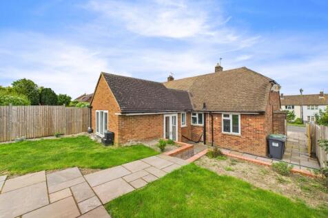 CAM02909G0-PR0417-STILL011