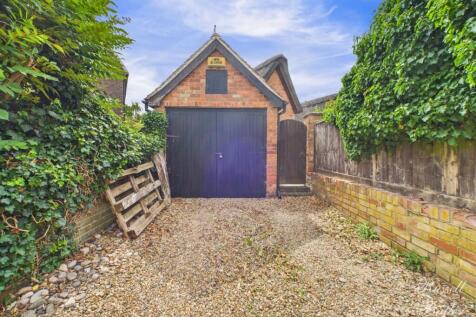 CAM01995G0-PR0326-STILL044