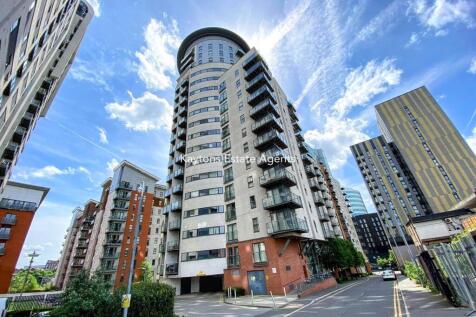 ** DEPOSIT FREE OPTION AVAILABLE ** Available 24th July. Furnished. A superb apartment positioned on the fourteenth floor of one of the Green Quarter's most popular developments. Situated at the centr