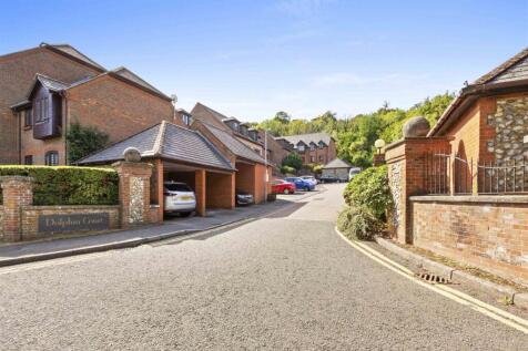 1 bed flat/apartment for rent in DOLPHIN COURT, HIGH WYCOMBE (CLOSE TO J.3 OF M40)