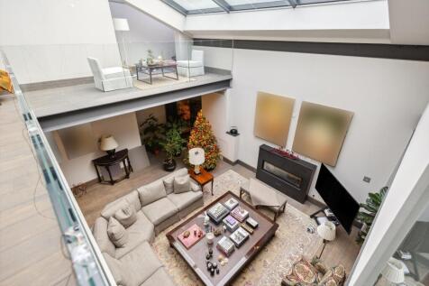The house is completely unique and has been designed with meticulous attention to detail. The property comprises four bedrooms, four bathrooms, stunning double height ceiling reception room, contempor