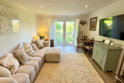 Living Room 1.jpg