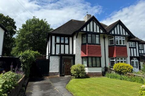 13 woodland way.jpg