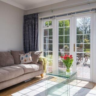 Kitchen/ breakfast  lounge area