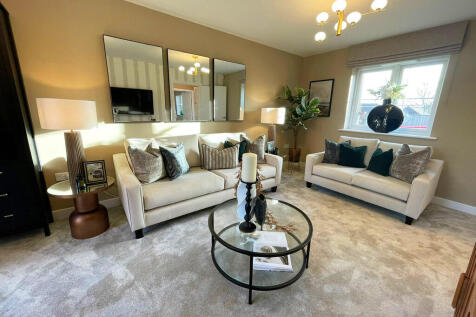 Linden Homes_Kings Newton_Show Home 6_Development_Hero_1280x853