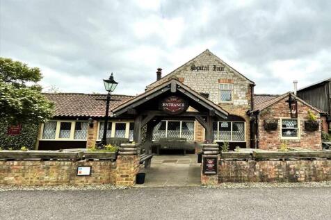 Restaurant &amp; Bar