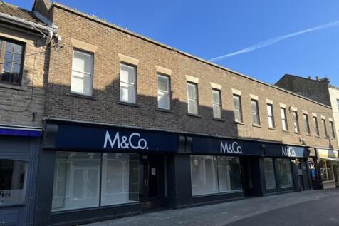 Retail Property (high street) to rent in whitby