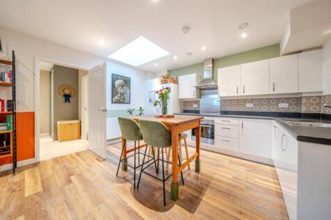 1375928-8-690b330...