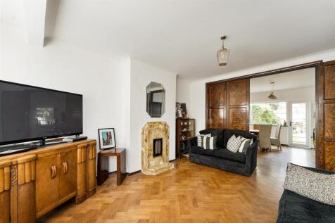 Wigram Road, E11