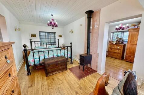 PHOTO-2025-11-06-09-06-19 (21).jpg