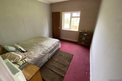 Wave Crest Ground Bedroom