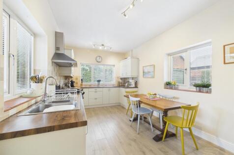 KITCHEN BREAKFAST ROOM