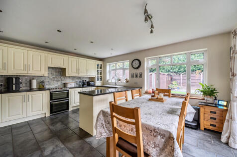 1373238-3-69160bc...