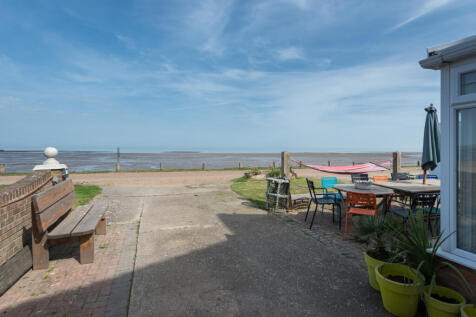 Front Garden / Views