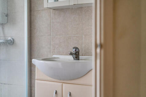 1377269-1-691c410...