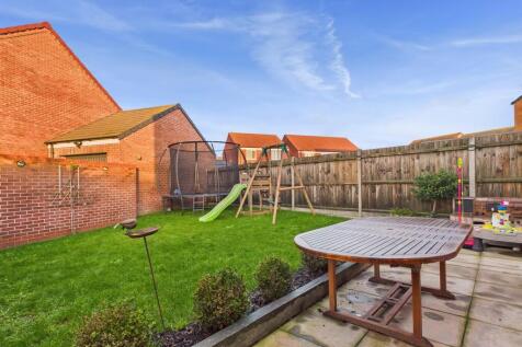 10 Howes Road, Br...