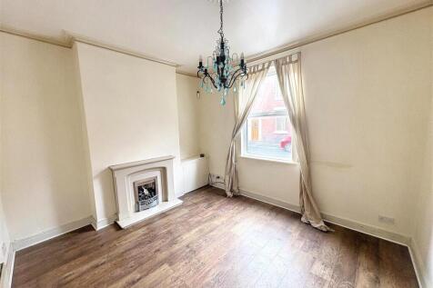 Living area (14).jpg