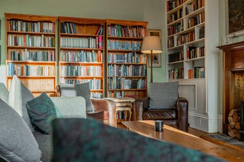 5 bed, 3 bath Detached in Glasgow - Photo 10