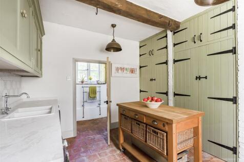 Lower End Farmhouse, 10 High Street South, Tiffiel