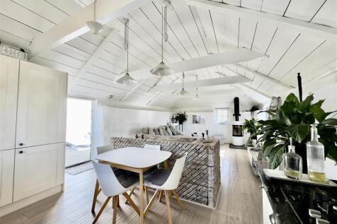 COTTAGE LIVING SPACE.jpeg