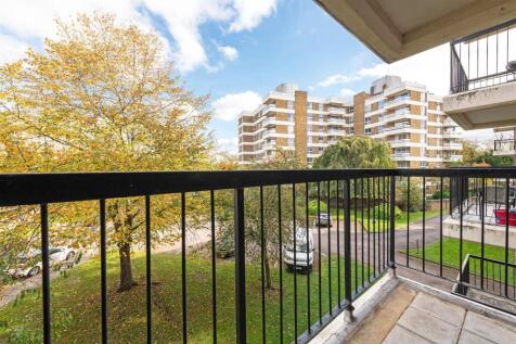 10 Fir Lodge Balc.jpg