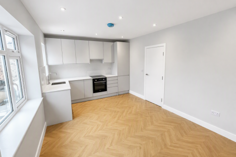 Newly Refurbished Three Bedroom Apartment.