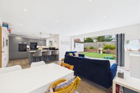Kitchen/ Dining/ family room
