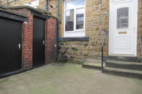 Unfurnished| Two Double Bedrooms Terrace |Modern Kitchen| Rear Enclosed Garden| Wood burner. Situated within easy walking distance of Rothwell and its amenities , this delightful unfurnished terraced