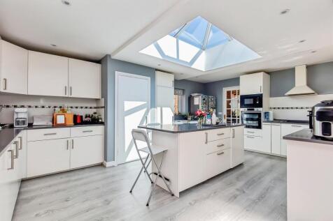 Kitchen / Breakfast Room