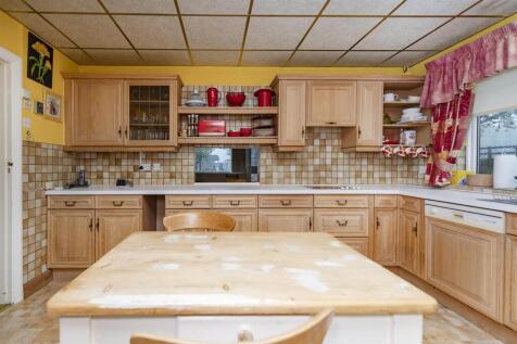 Bramleys Estate Agents - Pinfold Lane - Fixby (72)