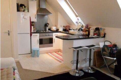 Living Room / Kitchen