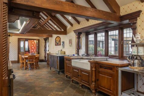 Highcliffe Manor Kitchen-3.jpg