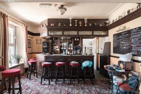 The Victoria Hotel, Station Road (30 of 37).jpg