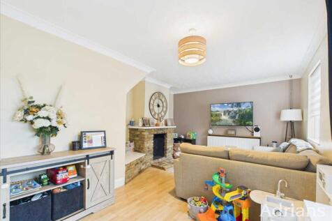 LOUNGE / DINING ROOM