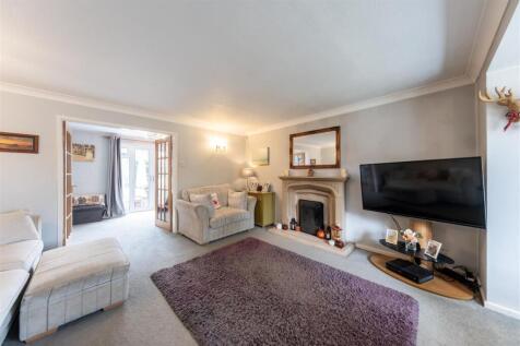 6 Warren Close-007.jpg