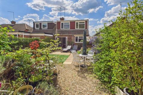 21. CAM04922G0-PR0020-STILL024