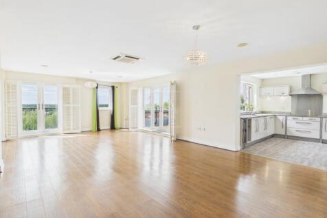 Lounge/Kitchen