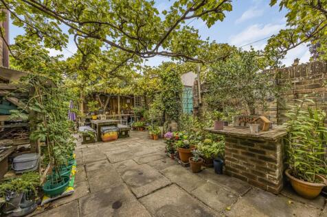 1 Conifer Drive, Hambrook-PorticoMarketing-Nexa-54