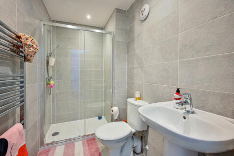 En-Suite to Bedro...