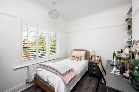 St Valerie Road, 19-005.jpg