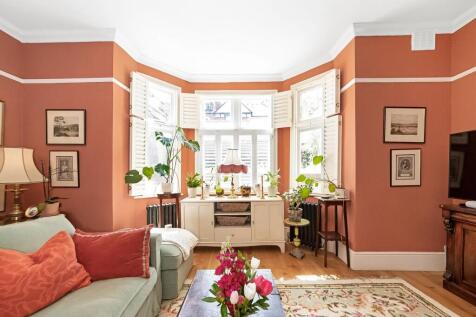 25 - living room shutters.jpg