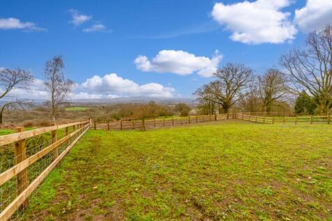 Aspect and view to rear