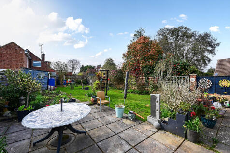 33-Frogmore-Park-...