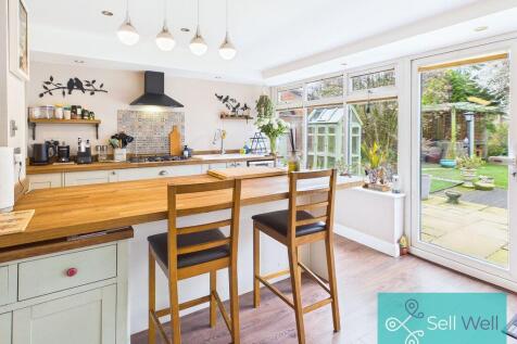 Breakfast Bar & Garden Outlook