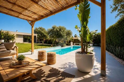 Villa with sea views in Binisafua