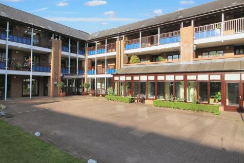 Entrance & Residents Lounge