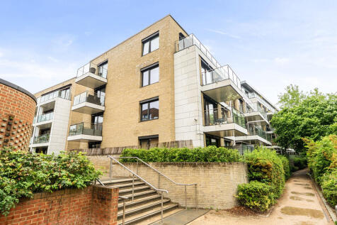RCS150075- One Bedroom Apartment- Unfurnished- Ground Floor- Outdoor Living Space-